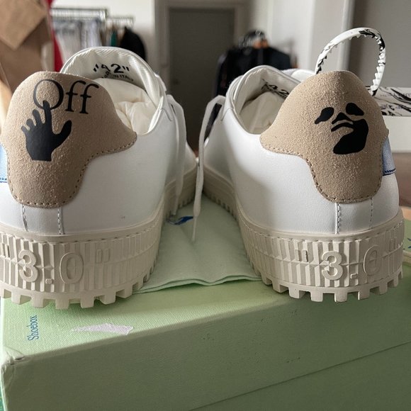 *SOLD* Off-white blue arrow sneakers - Picture 7 of 8